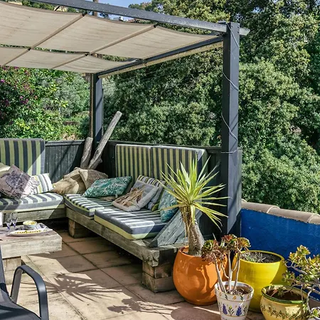 La Casa De Artistas Holiday home *